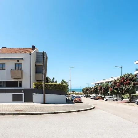 Beachfront Luxury 빌라노바데가이아